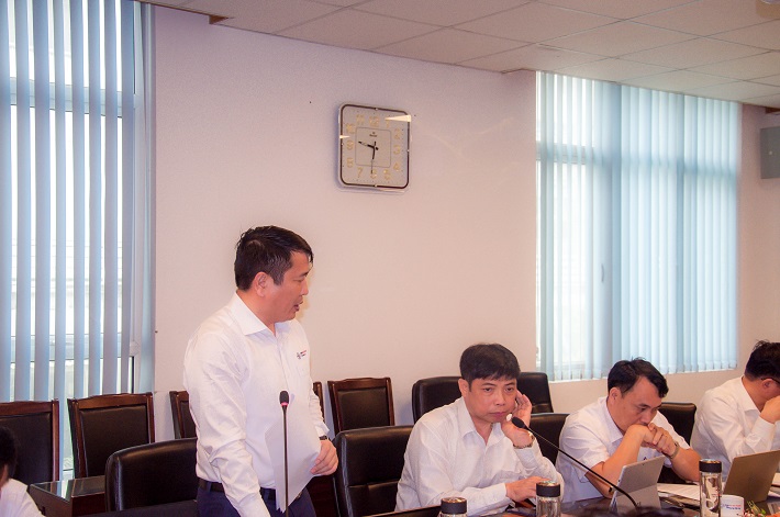 Ông Nguyễn Hoàng Hải - PTGĐ Công ty Cổ phần Nhiệt điện Phả Lại  báo cáo