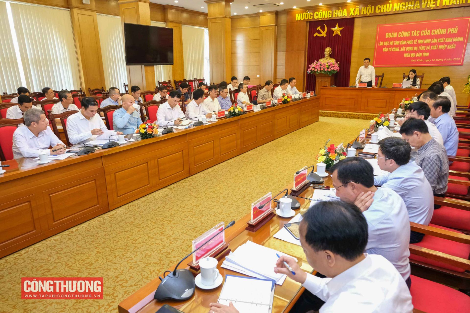 Bộ trưởng Nguyễn Hồng Diên chủ trì buổi làm việc của đoàn công tác Chính phủ với lãnh đạo tỉnh Vĩnh Phúc