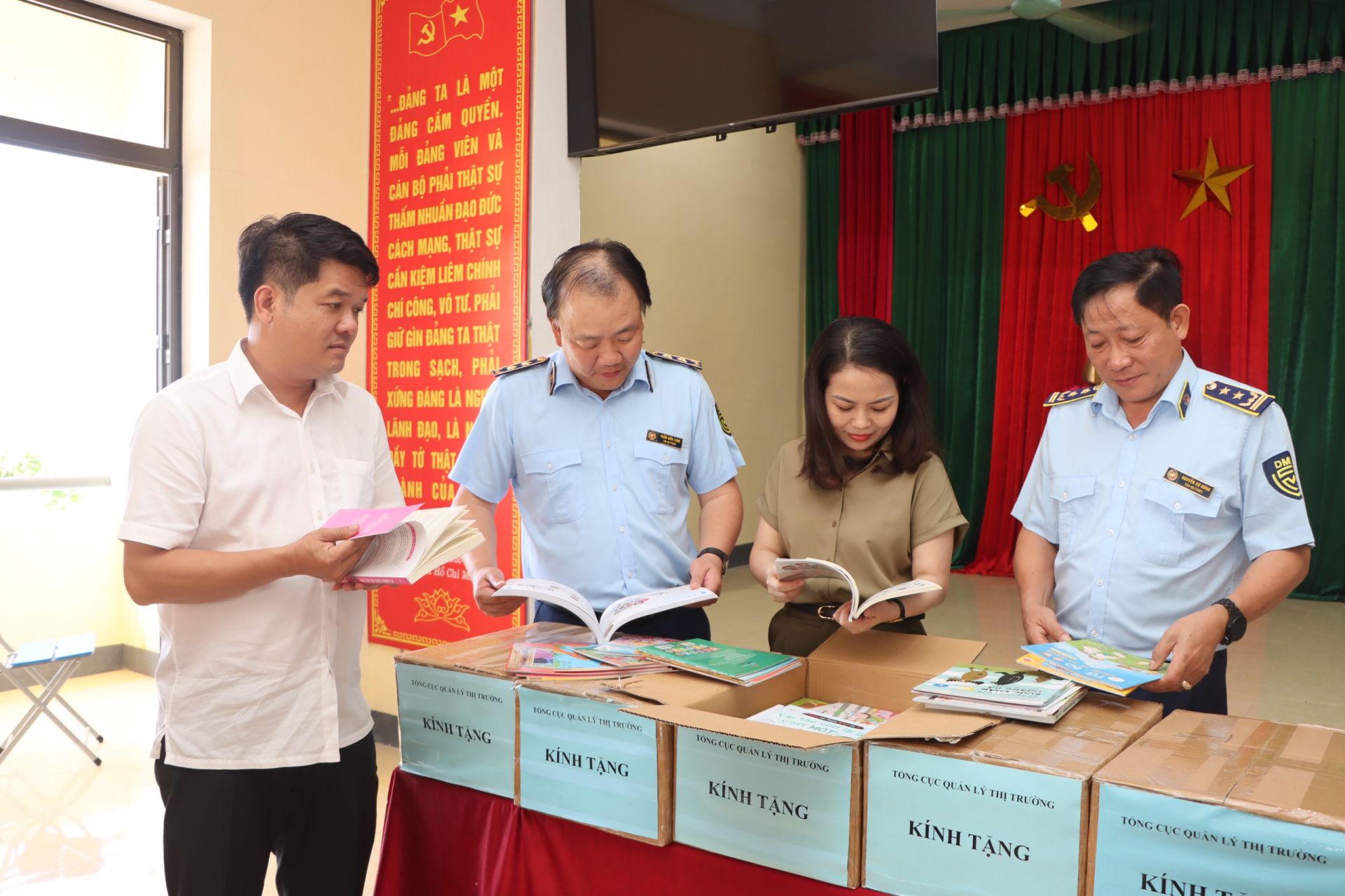 Tổng cục Quản lý thị trường: Góp phần xây dựng và lan tỏa văn hóa đọc sách tại Hà Tĩnh