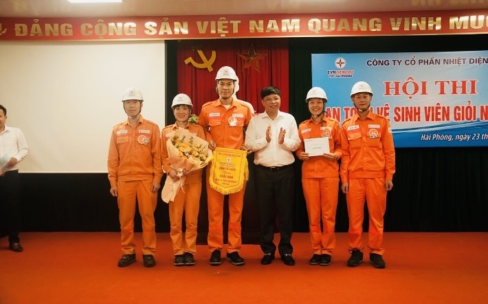 Công đoàn Nhiệt điện Hải Phòng đã xét chọn, khen thưởng danh hiệu người lao động ngành Điện tiêu biểu cho 52 cá nhân