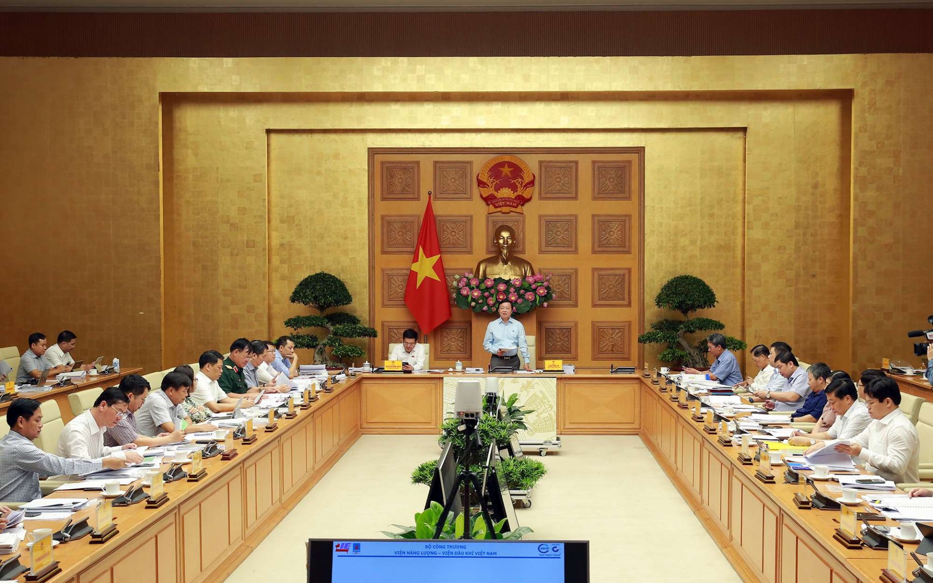 Phó Thủ tướng Trần Hồng Hà chủ trì cuộc họp Hội đồng Thẩm định quốc gia Quy hoạch tổng thể về năng lượng quốc gia thời kỳ 2021-2030, tầm nhìn đến năm 2050
