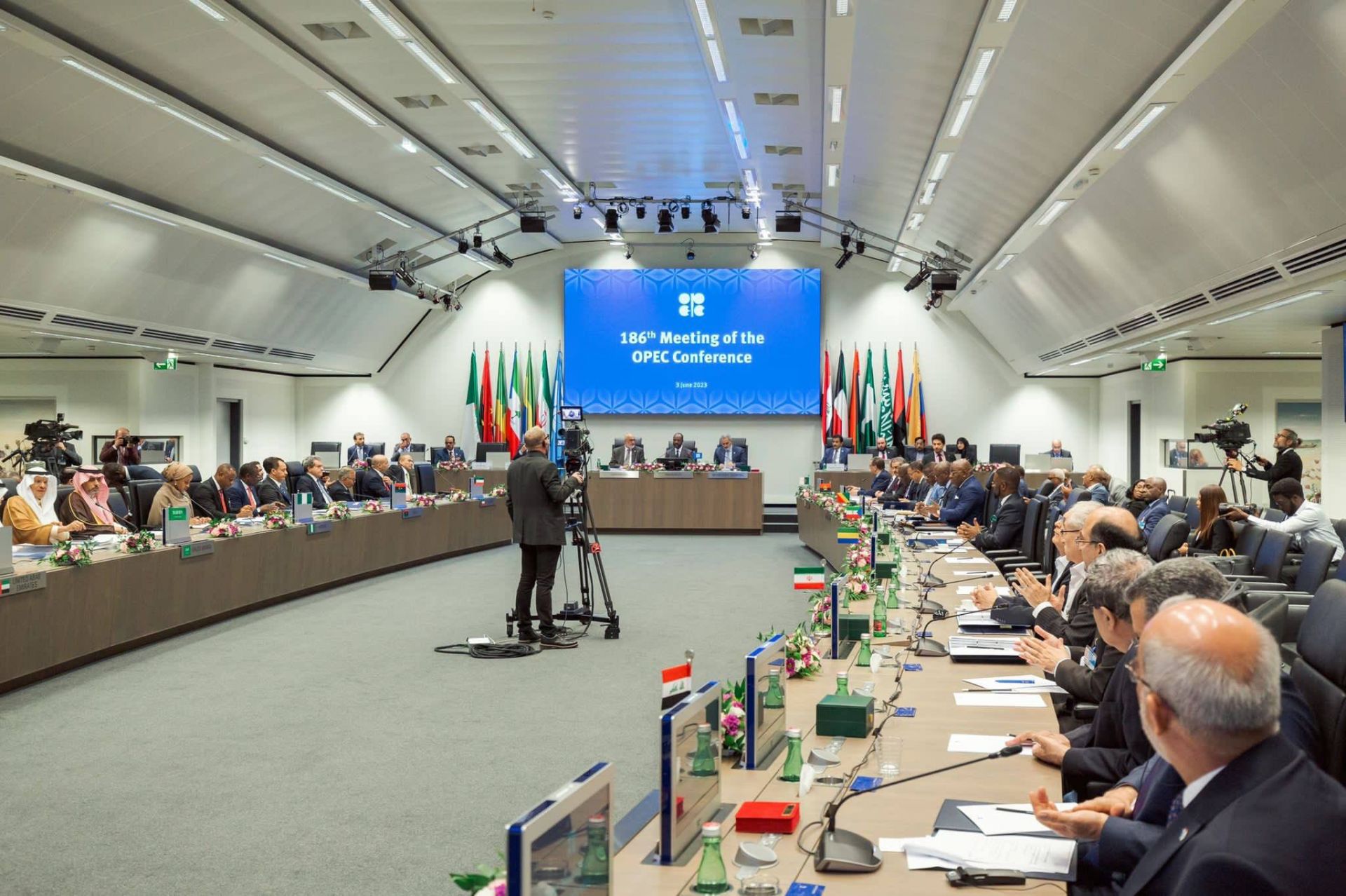 Liên minh OPEC+ có thể không cắt giảm sản lượng khai thác