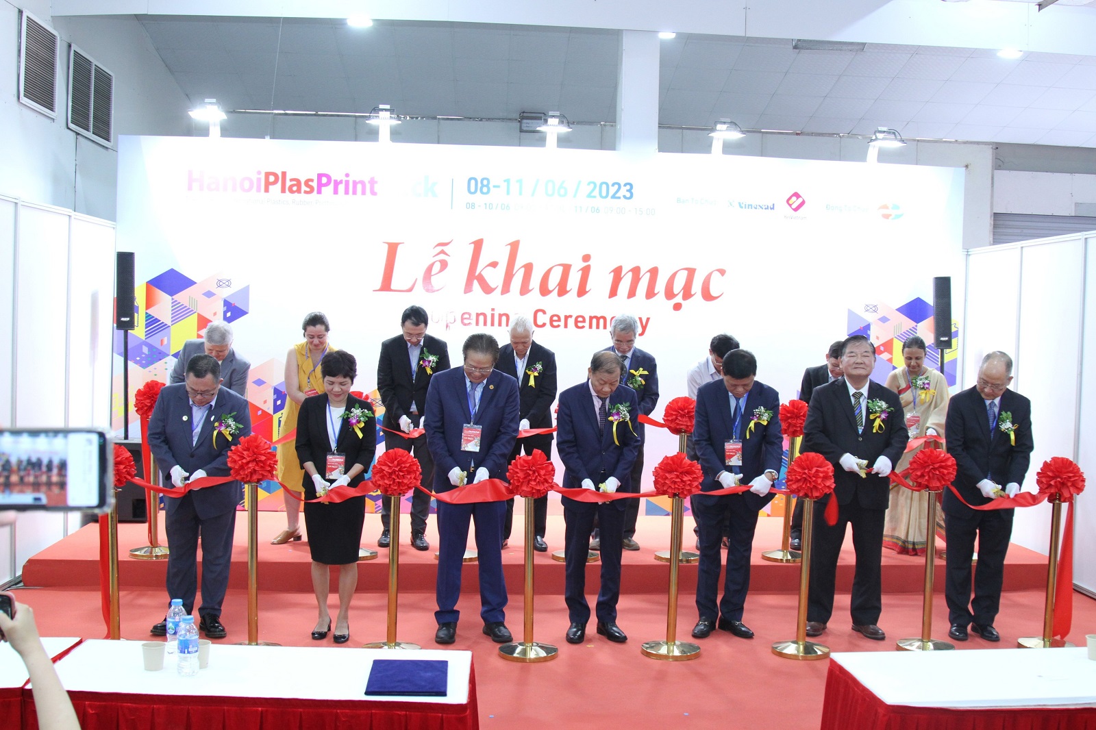 khai mạc Triển lãm