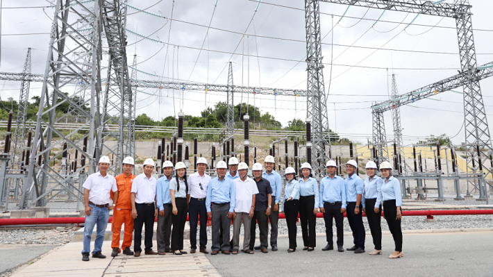 Đoàn công tác của UBND Phương Mỹ Bình, TP Phan Rang - Tháp Chàm tham quan thực tế tại Nhà máy Điện mặt trời Phước Thái 1