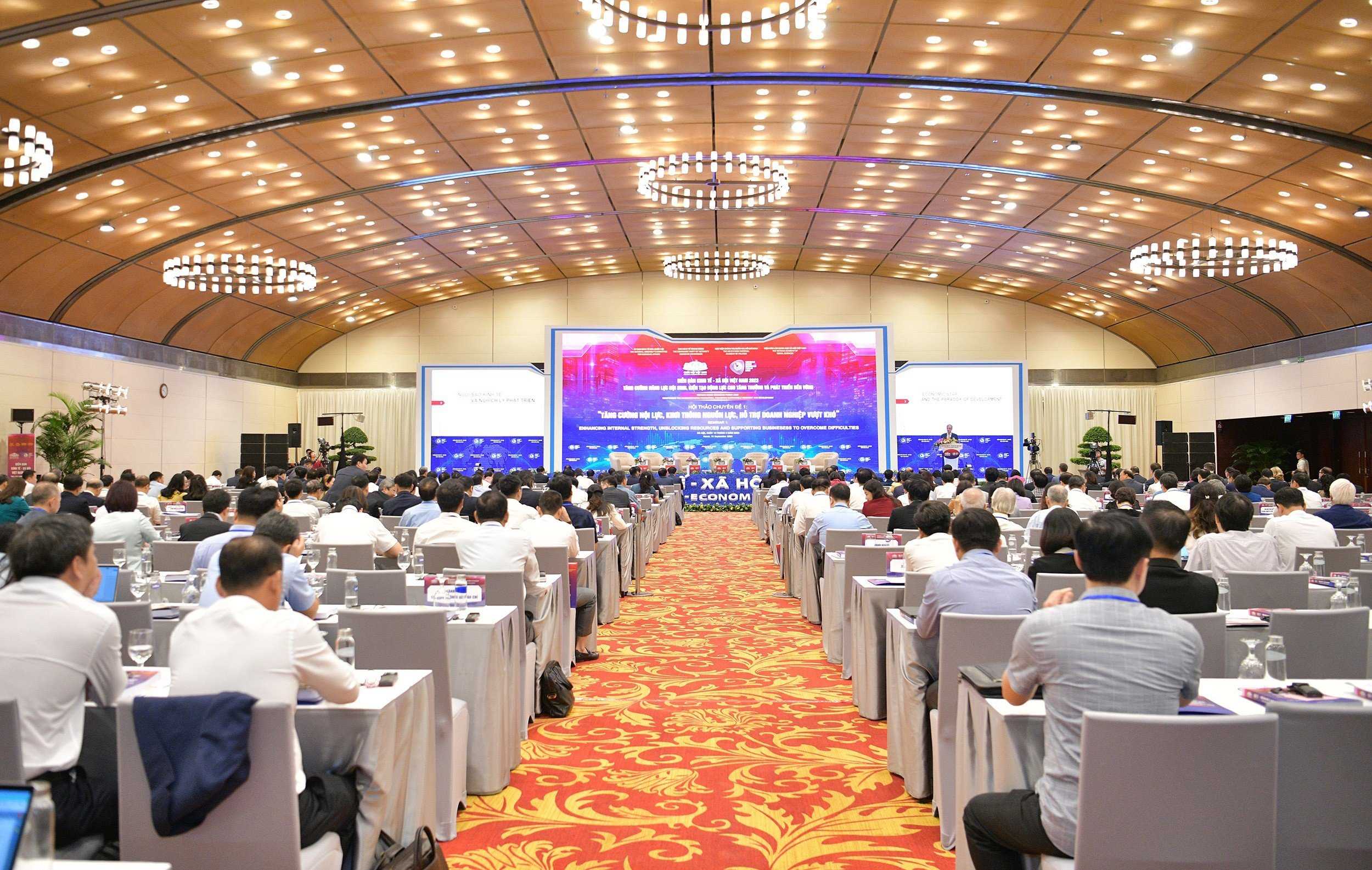 Diễn đàn Kinh tế - Xã hội Việt Nam năm 2023 khai mạc sáng nay (19/9) tại Hà Nội, bao gồm phiên khai mạc và 3 phiên thảo luận chuyên đề