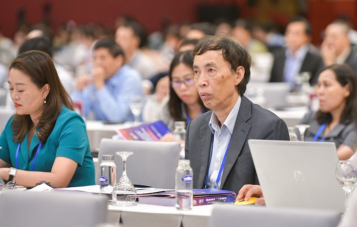 Đại biểu dự Diễn đàn Kinh tế - Xã hội Việt Nam năm 2023  