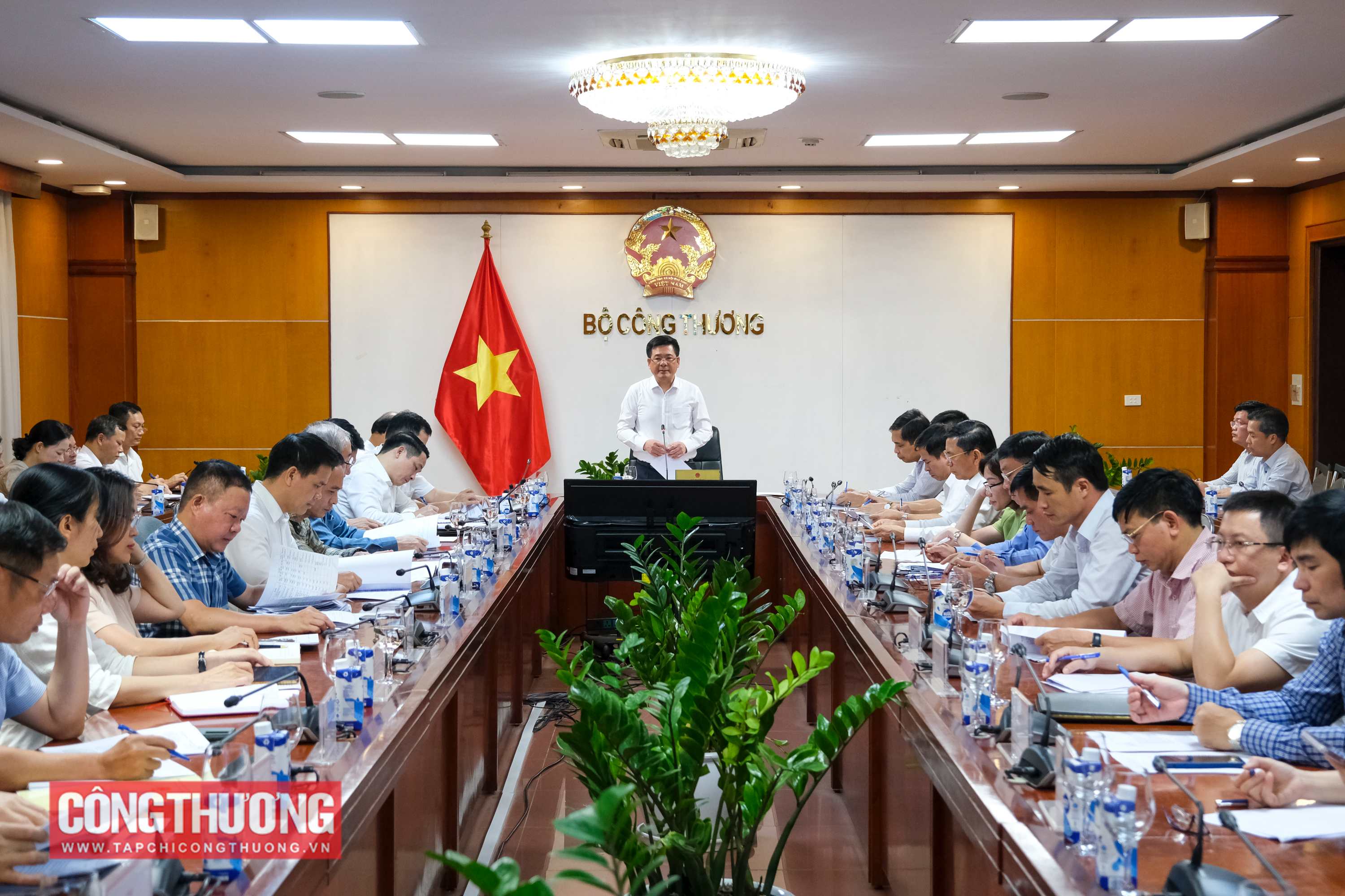 Bộ trưởng Bộ Công Thương Nguyễn Hồng Diên chủ trì hội nghị triển khai Quy hoạch hạ tầng dự trữ, cung ứng xăng dầu, khí đốt quốc gia thời kỳ 2021-2030, tầm nhìn đến năm 2050