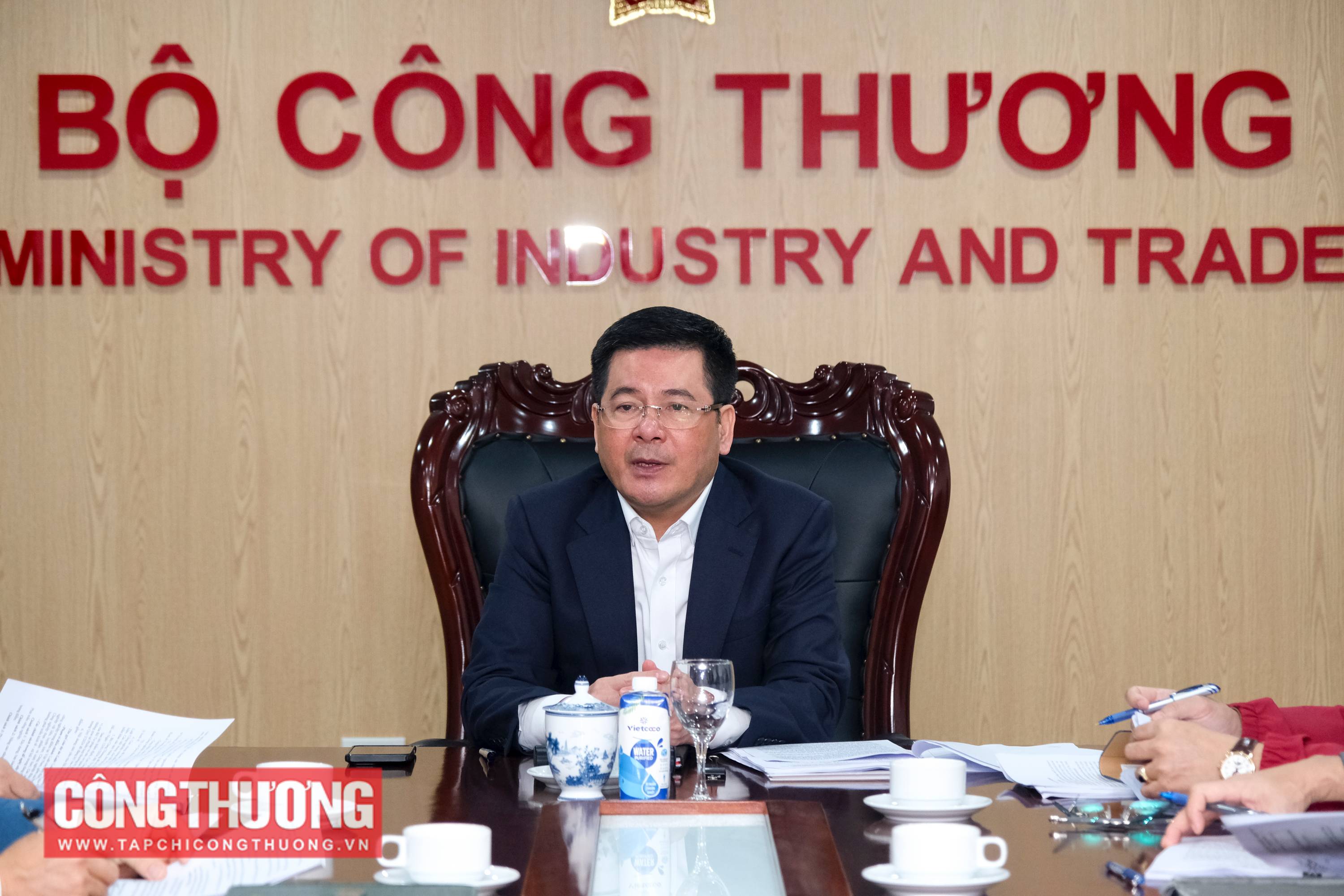 Bộ trưởng Bộ Công Thương Nguyễn Hồng Diên đề nghị các đơn vị thuộc Bộ coi việc xây dựng các chính sách cho các ngành công nghiệp là một trong những trọng tâm công tác năm 2024