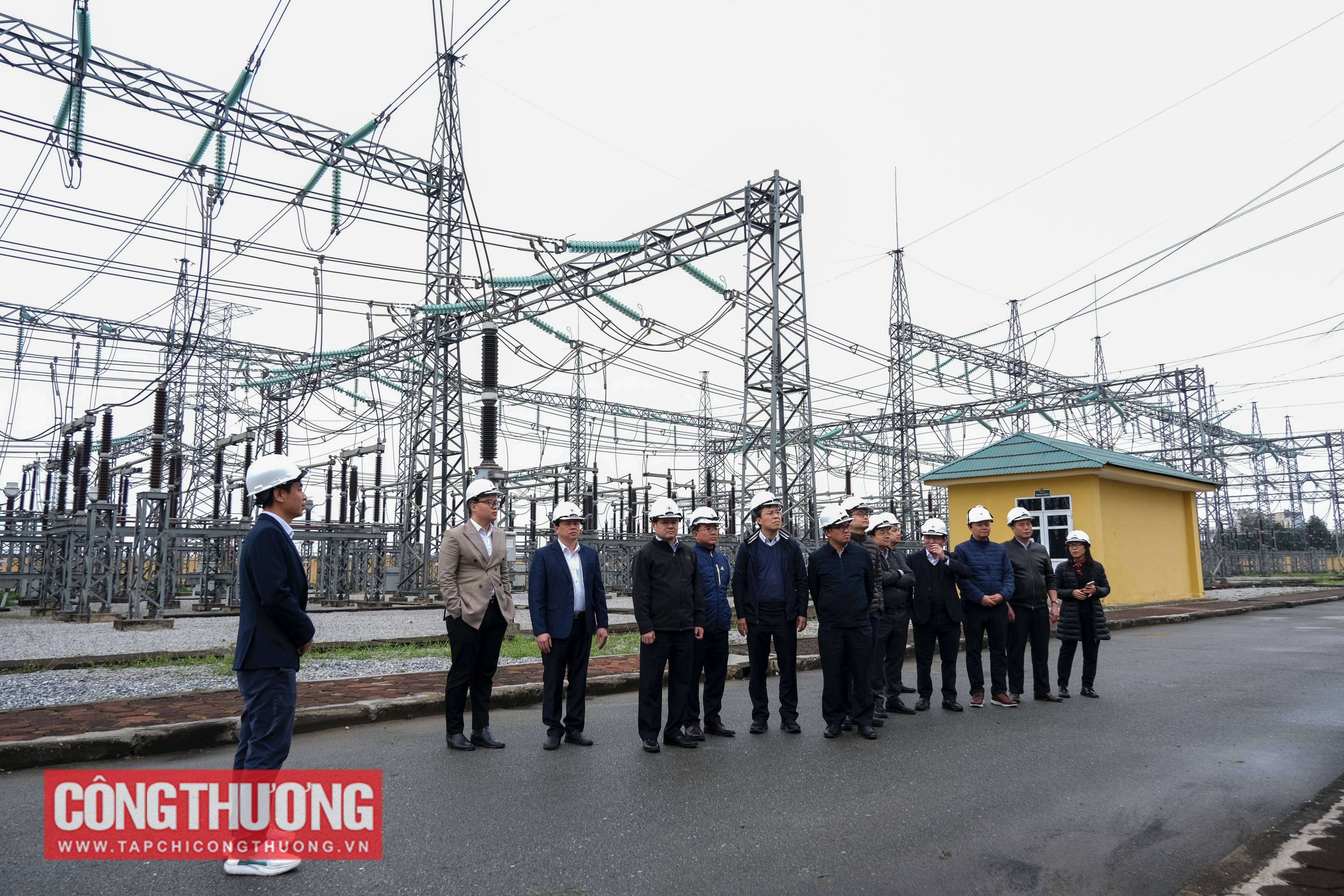 Đoàn công tác Cục Điều tiết điện lực làm việc tại Trạm biến áp 500kV Hiệp Hòa (Bắc Giang)
