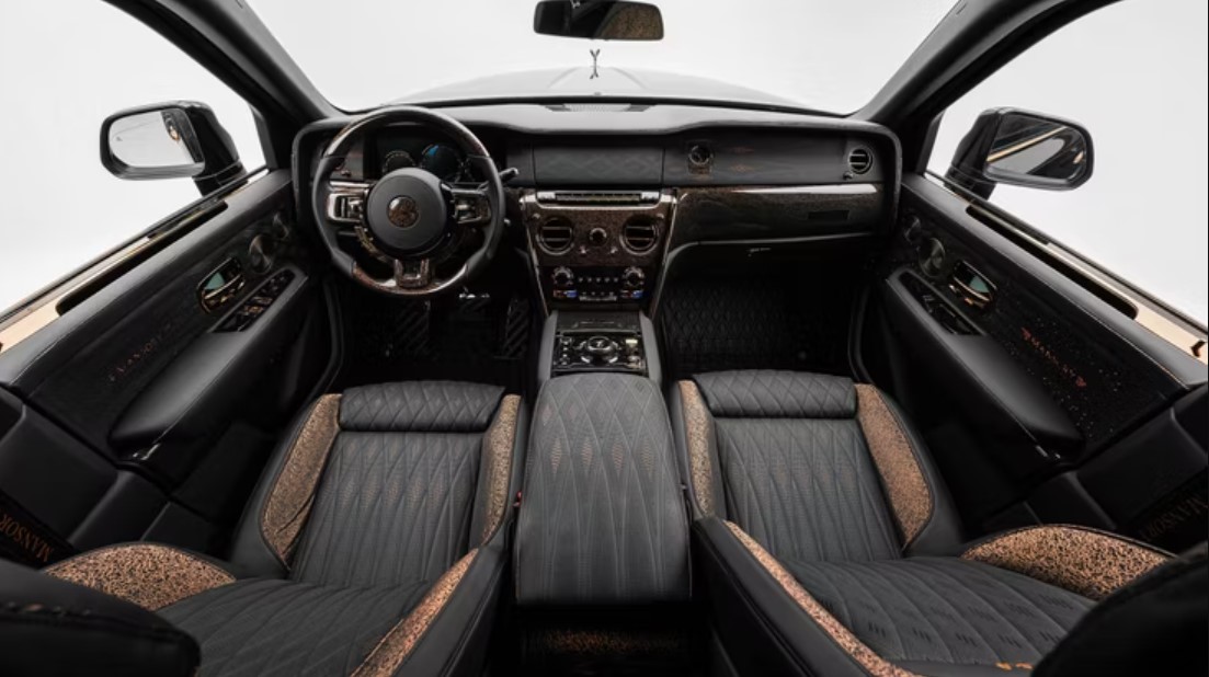 Đỉnh cao của Mansory - Rolls-Royce Cullinan với sợi carbon dát vàng thật