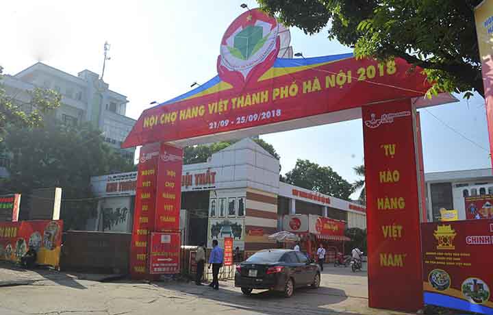 Hội chợ hàng Việt Thành phố Hà Nội giúp  người tiêu dùng Thủ đô có thêm cơ hội tiếp cận, tìm hiểu, mua sắm hàng hoá có chất lượng với giá cả phù hợp.