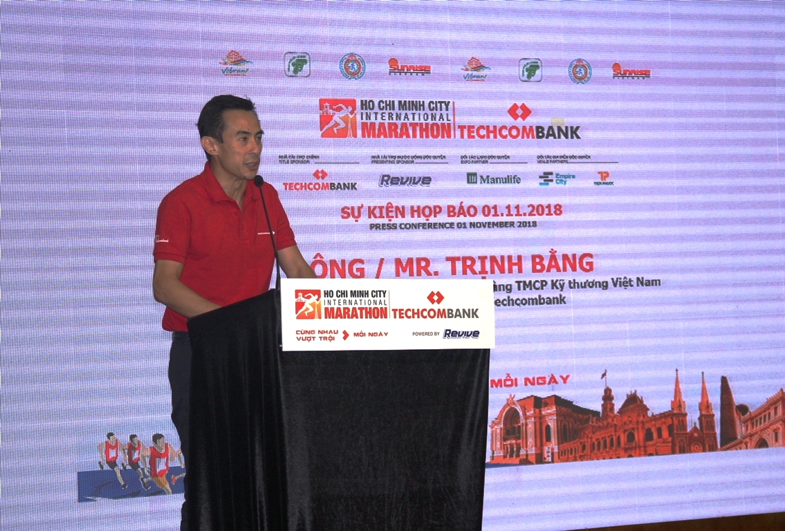 Ông Trịnh Bằng, Giám đốc Tài chính Techcombank chia sẻ thông tin về giải tại buổi họp báo