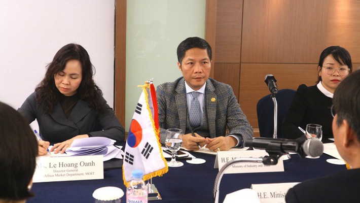 Việt - Hàn đặt mục tiêu 100 tỷ USD thương mại