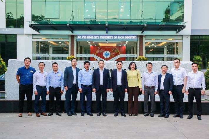 Bộ trưởng Bộ Công Thương Nguyễn Hồng Diên cùng đoàn công tác thăm, chúc Tết Quý Mão 2023 tại HUFI, chiều ngày 19/1/2023