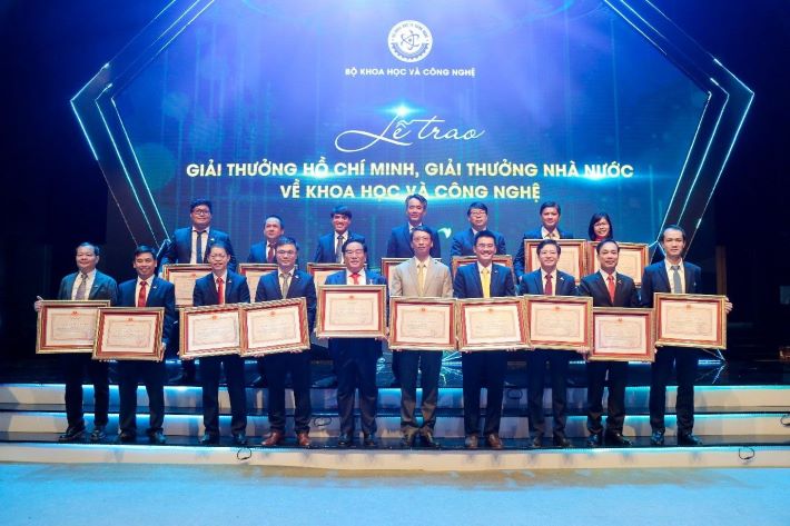 Tổng Giám đốc PVEP Trần Hồng Nam nhận giải thưởng Hồ Chí Minh