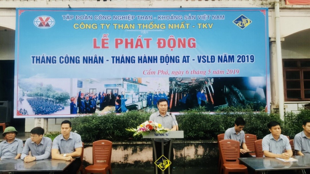 Phó giám đốc Công ty Hoàng Nhật Thắng phát biểu chỉ đạo tại khu Yên Ngựa