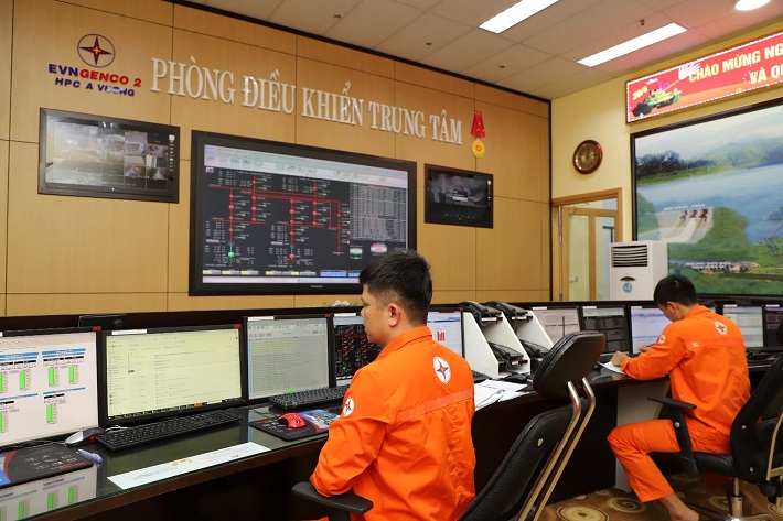 Phòng điều khiển trung tâm Nhà máy Thủy điện A Vương