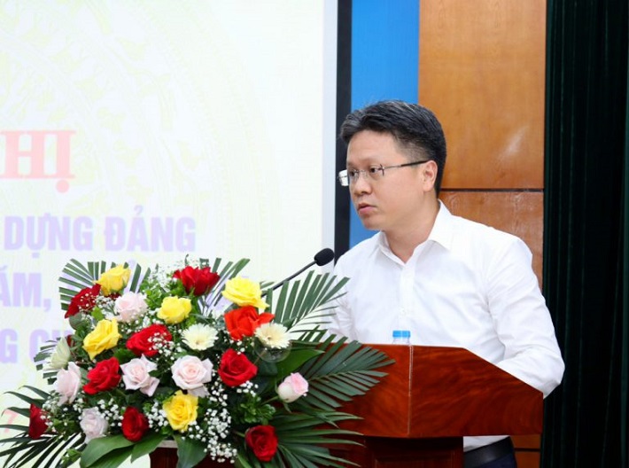 ông Nguyễn Tiến Mạnh Phó tổng giám đốc TKV phát biểu tại Hội nghị