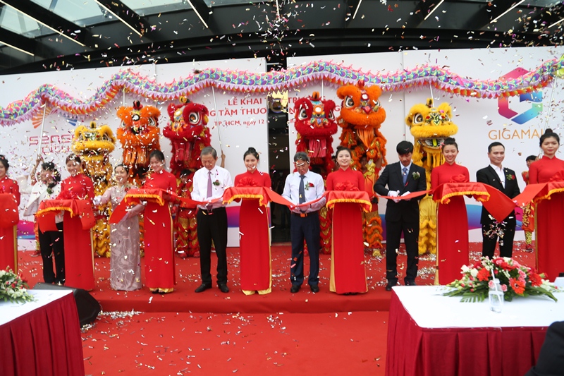 Trung tâm Thương mại Gigamall, tọa lạc trên đường Phạm Văn Đồng, quận Thủ Đức, TP.Hồ Chí Minh chính thức đi vào hoạt động từ ngày 12/1
