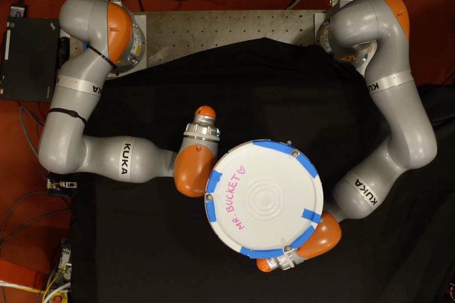 AI giúp robot điều khiển đồ vật bằng toàn bộ cơ thể