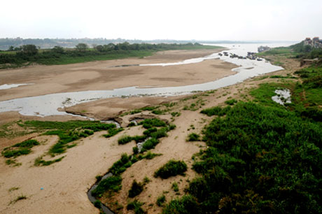 Giảm hơn 90% tải lượng phù sa, hạ lưu sông Hồng suy thoái nghiêm trọng
