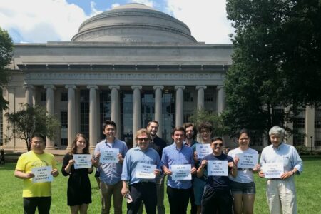 Các nhà khoa học Trung Quốc ở MIT phản đối sự kì thị của Mỹ