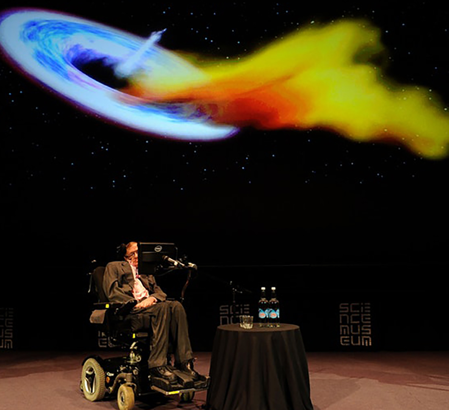 Bức xạ Hawking và “cuộc chiến lỗ đen”