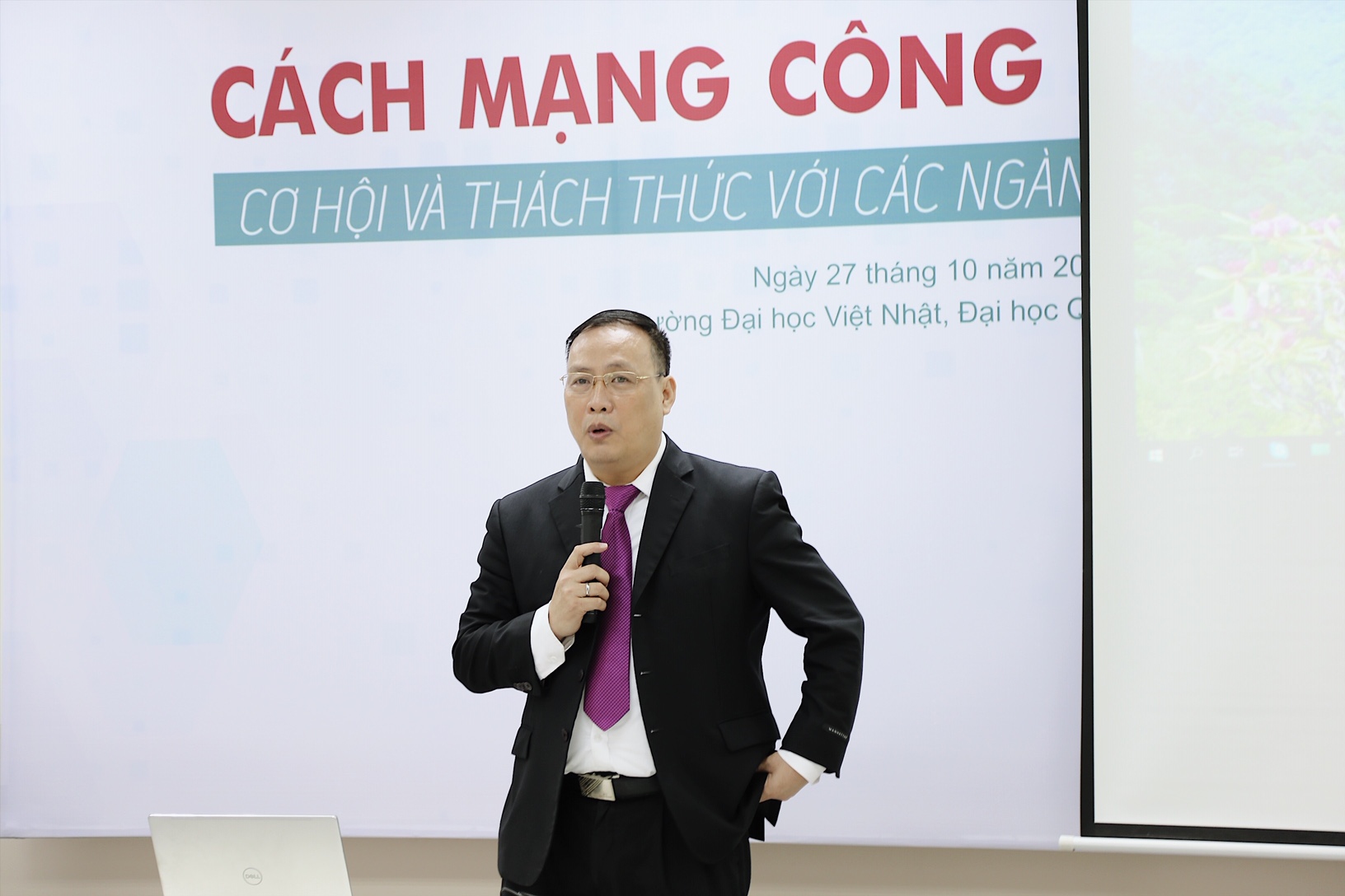 Cách mạng 4.0: Thách thức đổi mới đối với các trường đào tạo kỹ thuật – công nghệ tại Việt Nam