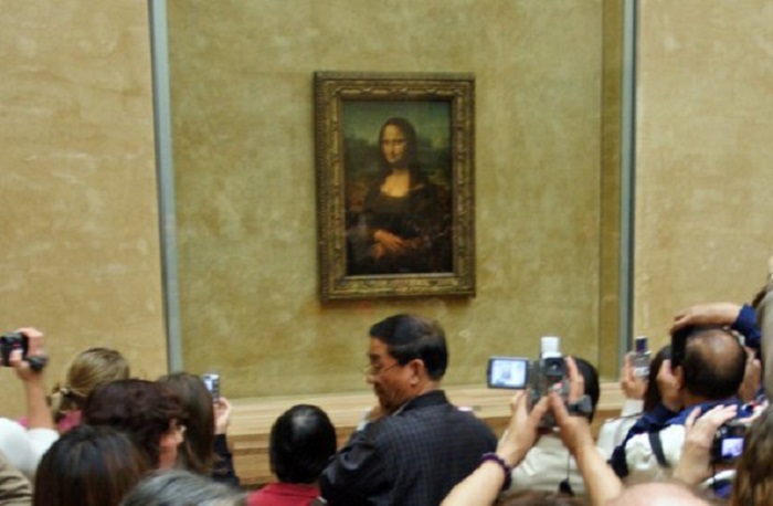 Xin lỗi, nàng Mona Lisa không ngắm bạn