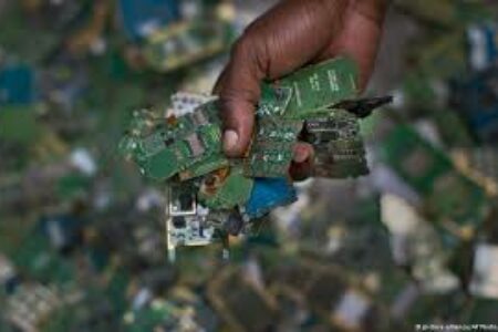 Kenya cần nỗ lực thúc đẩy tái chế chất thải điện tử