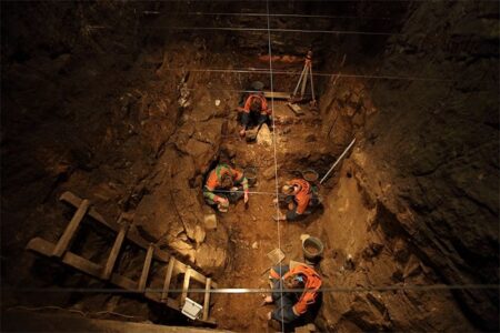 Người Neanderthal, Denisovan và có thể cả Homo Sapien đã cùng sống chung?