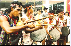 Giữ hồn cồng chiêng