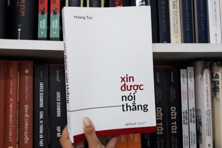 Ra mắt sách “Xin được nói thẳng” của GS Hoàng Tụy