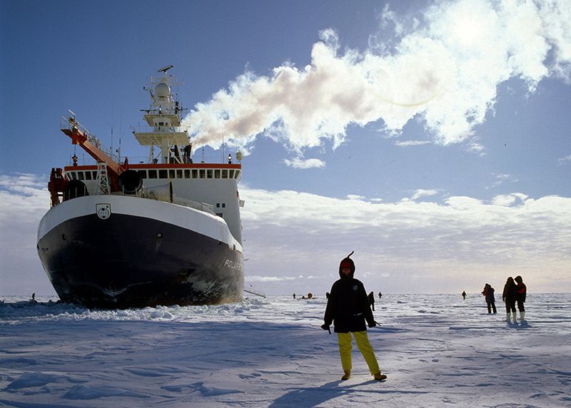 Thám hiểm Nam cực: Khám phá bí ẩn đại dương dưới lớp băng trăm nghìn năm tuổi