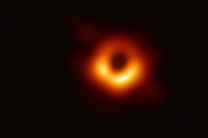 Bức ảnh lỗ đen đầu tiên trong lịch sử