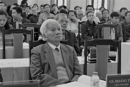 Tiếc thương giáo sư Hoàng Tụy