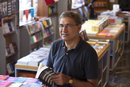 Orhan Pamuk: Tiểu thuyết gia là nghệ sĩ ?
