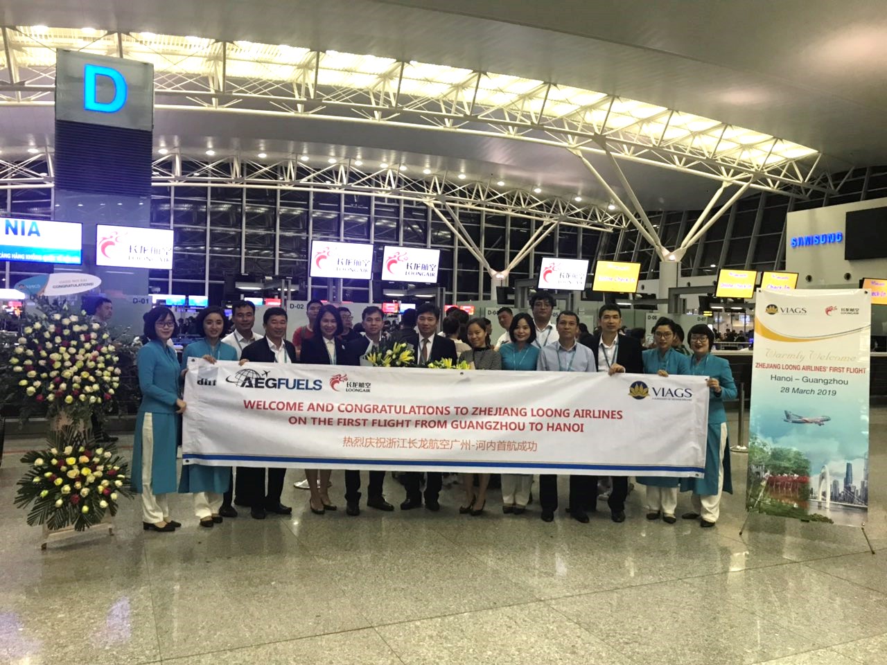 CHÀO MỪNG CHUYẾN BAY ĐẦU TIÊN CỦA HÃNG HÀNG KHÔNG ZHEJIANG LOONG AIRLINES ĐẾN NỘI BÀI