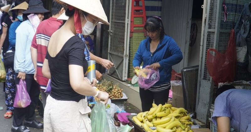 Some fruits come to Ho Chi Minh City with high prices