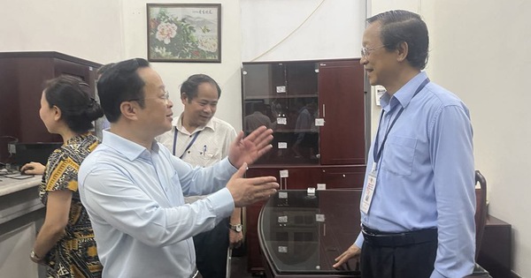 Hà Nội lo thiết bị gian lận thi tốt nghiệp phát từ khoảng cách hơn 25m