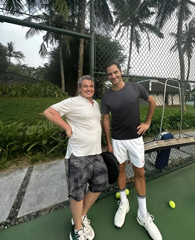 Ein Tourist checkte mit dem legendären Tennisspieler in einem 5-Sterne-Resort in Hoi An ein. Foto von : Le Thu Guillon