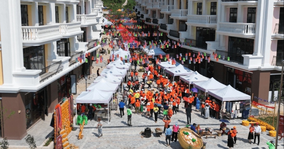 El Festival Gastronómico Muong Hoa Sa Pa estuvo repleto de visitantes el primer día.