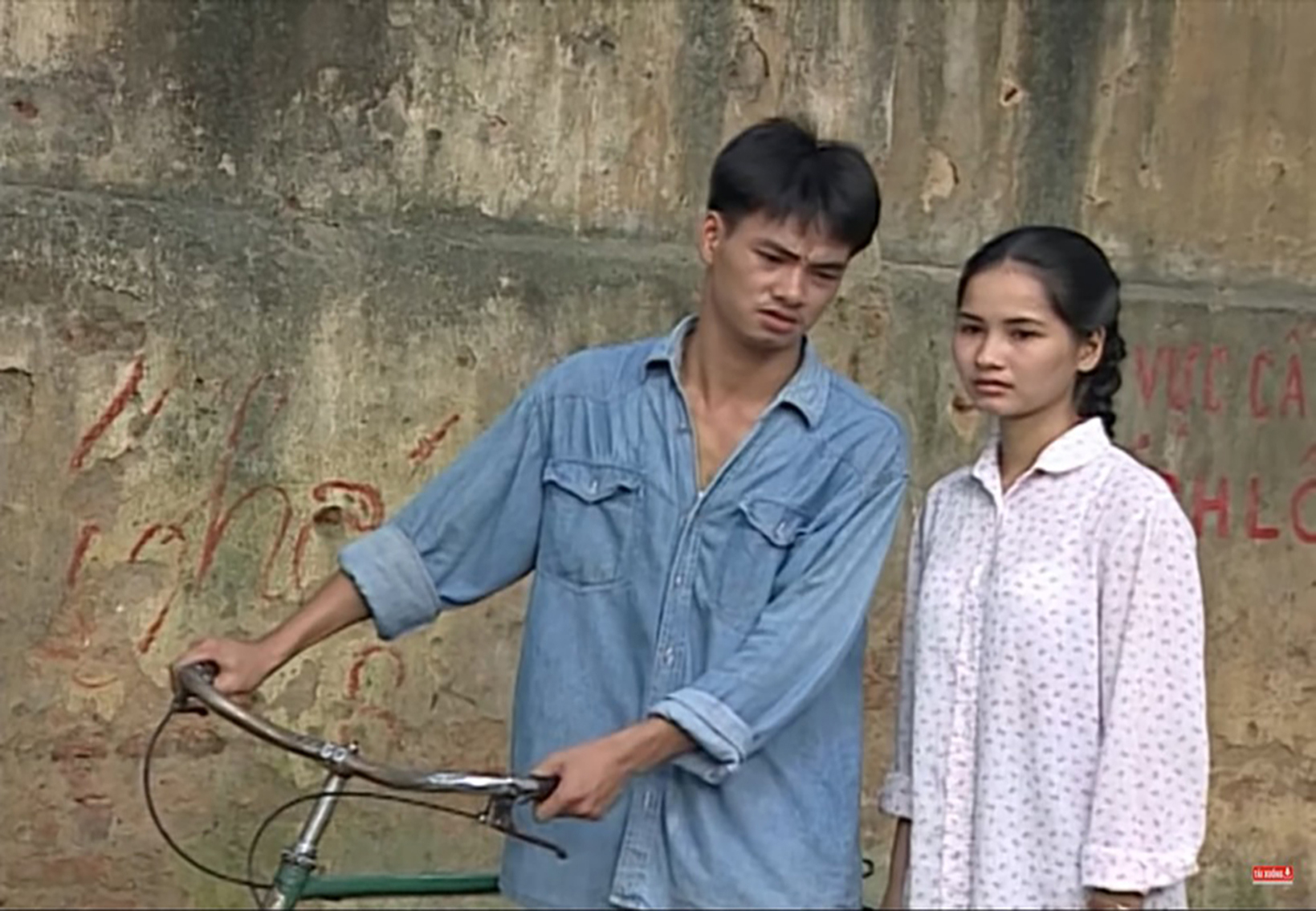 Tình anh em của Núi và Biển trong Sóng ở đáy sông khiến người xem hiểu tính thiện của Núi hơn