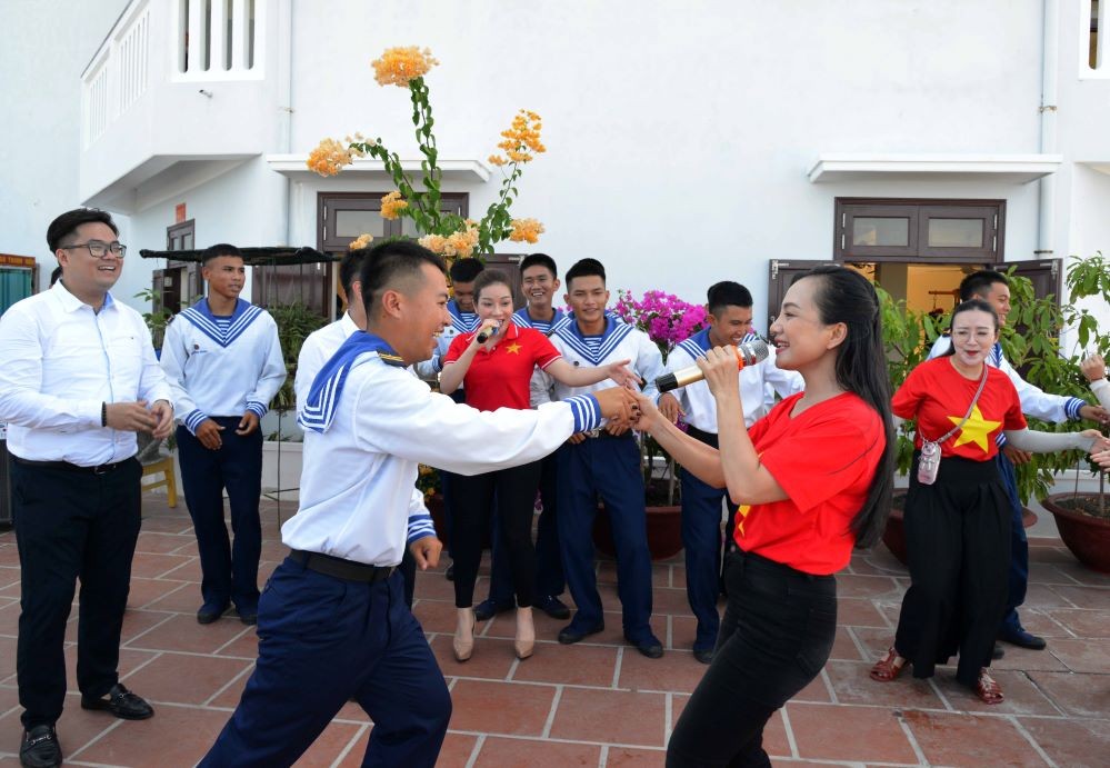 Hành trình về Trường Sa những ngày tháng Tư lịch sử