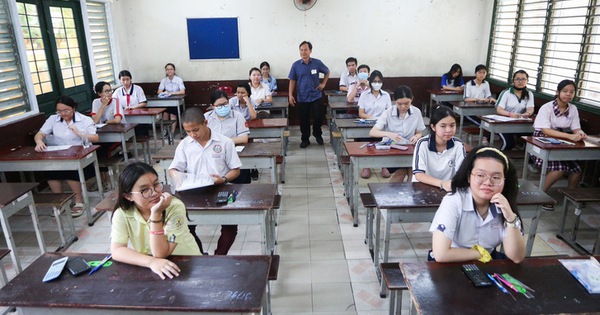 Le score à l'examen de mathématiques de 10e année à Ho Chi Minh-Ville a diminué de plus de la moitié, le meilleur score étant de 28,75 points.