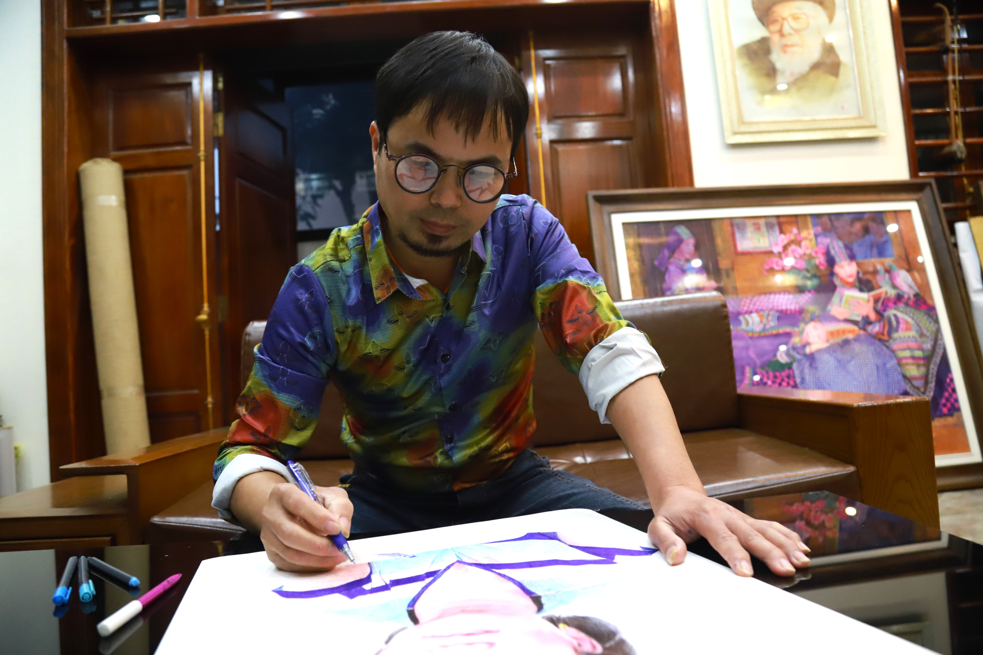 Mr. Le Vinh Bac returns to the painting with the help of the executioner 2