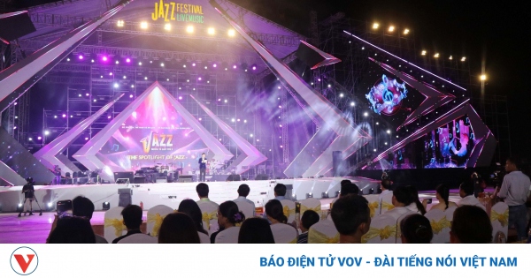 Nha Trang - Khánh Hòa tấp nập khách du lịch dịp nghỉ lẽ 30/4