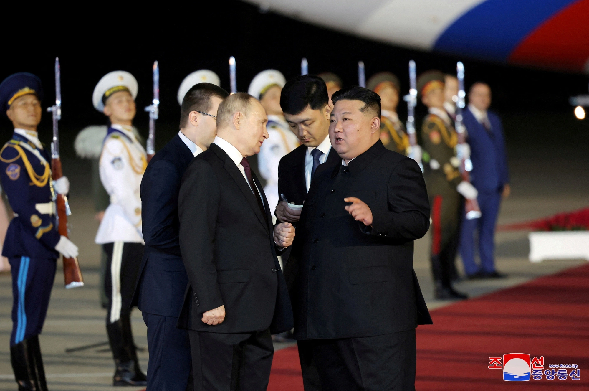 Mr. Kim Jong Un welcomed Mr. Putin at Pyongyang airport at dawn.