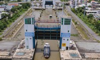 Vietnam's most modern ship lock operates effectively during the drought and salinity season