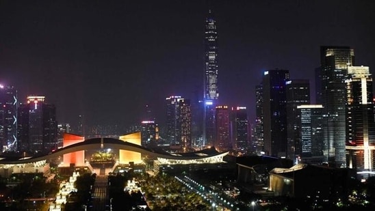 多くの救済措置にもかかわらず、依然として独身の中国人家族 写真1